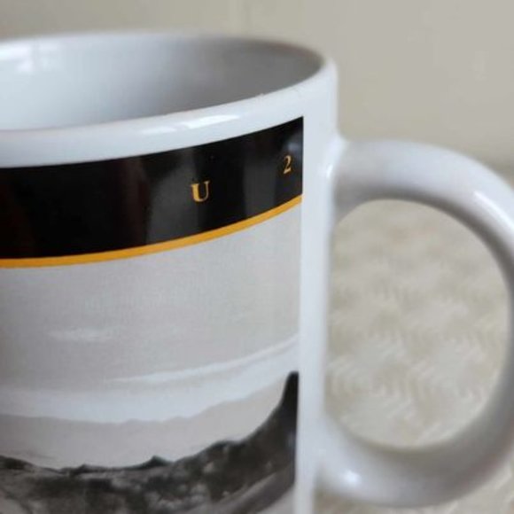 2009 Joshua's Tree and 2010 Rattle and Hum coffee mugs - Picture 8 of 10